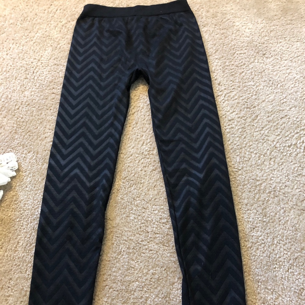 Black patterned leggings